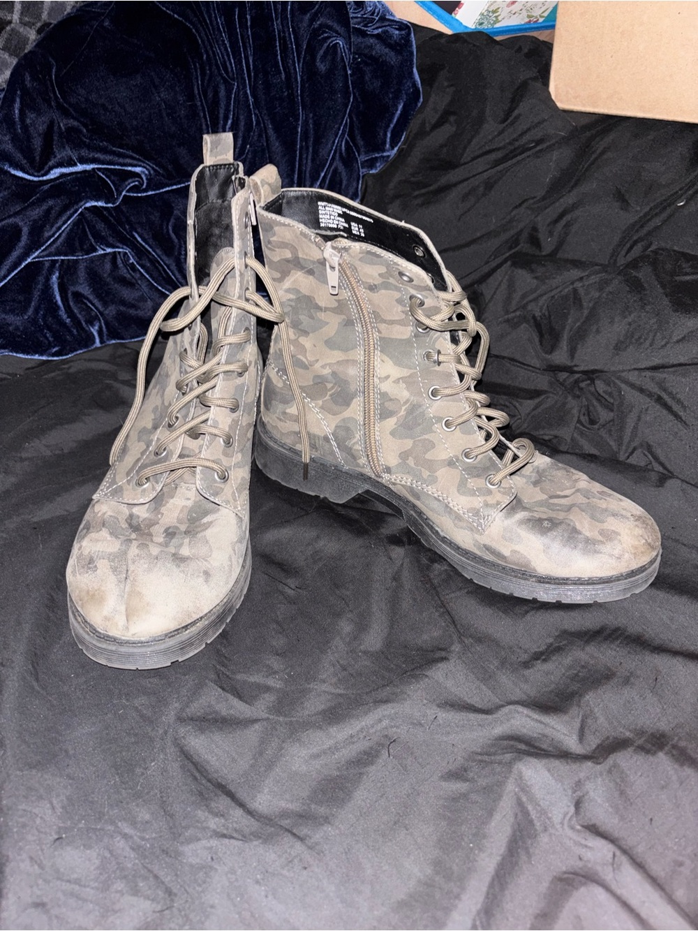 Women's Camouflage Lace-Up Combat Boots - Olive Camo